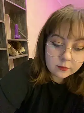 Snapshot of cinnabon_ chatting on December 2024 02:05:01 PM cinnabon online show from December 2024 02:05:01 PM
