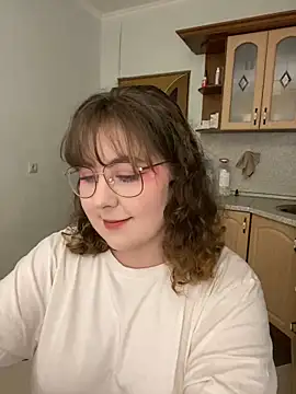 Snapshot of cinnabon_ chatting on February 2025 02:44:01 PM cinnabon online show from February 2025 02:44:01 PM