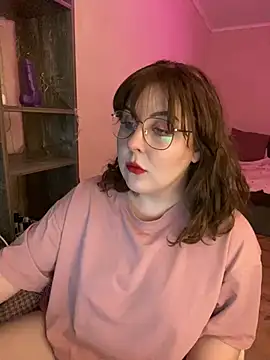 Snapshot of cinnabon_ chatting on February 2025 03:42:02 PM cinnabon online show from February 2025 03:42:02 PM