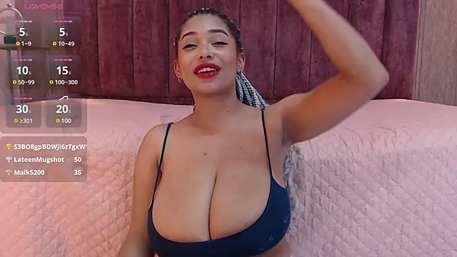 Snapshot of Emy_leon chatting on January 2025 10:49:02 PM Emy leon online show from January 2025 10:49:02 PM