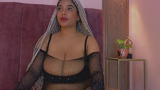 Snapshot of Emy_leon chatting on November 2025 09:35:01 PM Emy leon online show from November 2025 09:35:01 PM