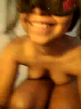 Snapshot of Bella_Luna18 chatting on February 2025 09:54:01 PM Bella Luna18 online show from February 2025 09:54:01 PM