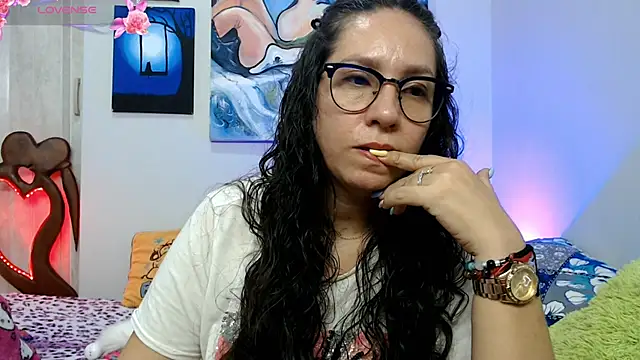 naihroby online show from December 2025 02:38:01 AM