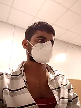 Ishan003 online show from December 2024 05:04:01 PM