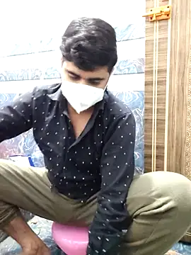 Ishan003 online show from November 2025 02:39:02 PM