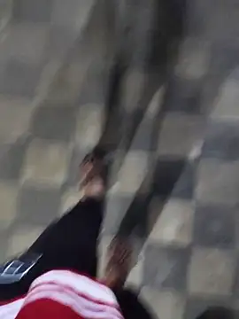 Ishan003 online show from February 2026 04:07:02 PM