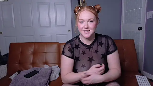 Scarlettredff online show from November 2025 04:14:01 AM