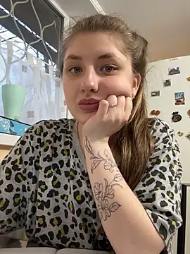 Snapshot of sexyy_girl_ chatting on March 2025 03:06:01 PM sexyy girl  online show from March 2025 03:06:01 PM