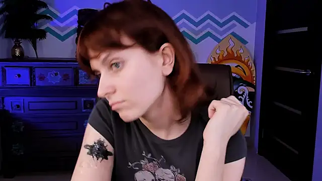 Snapshot of LolaAsmus chatting on March 2025 10:24:01 AM LolaAsmus online show from March 2025 10:24:01 AM