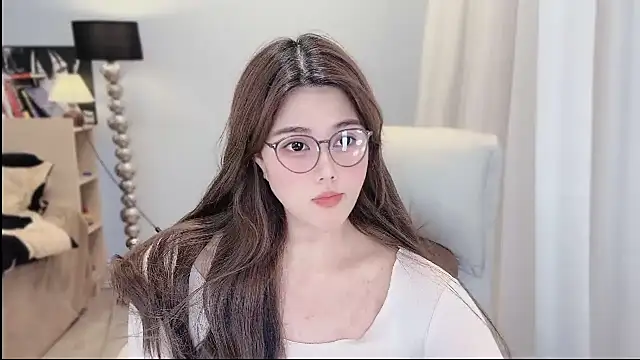 Strawberrybabyy1 online show from December 2024 01:56:01 PM