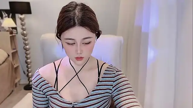 Strawberrybabyy1 online show from December 2024 06:58:02 PM