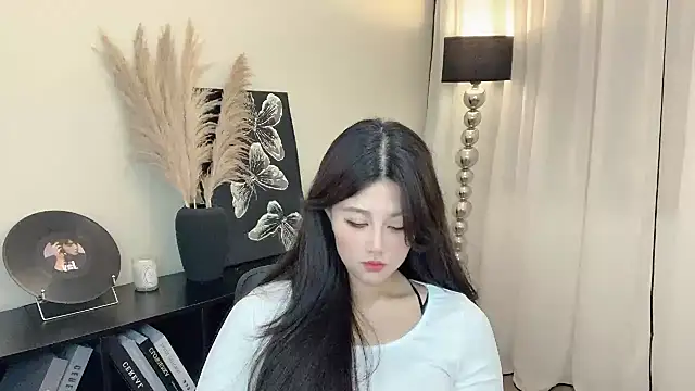 Strawberrybabyy1 online show from March 2025 03:51:01 PM