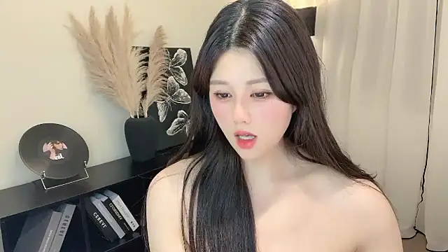 Strawberrybabyy1 online show from March 2025 06:09:01 PM