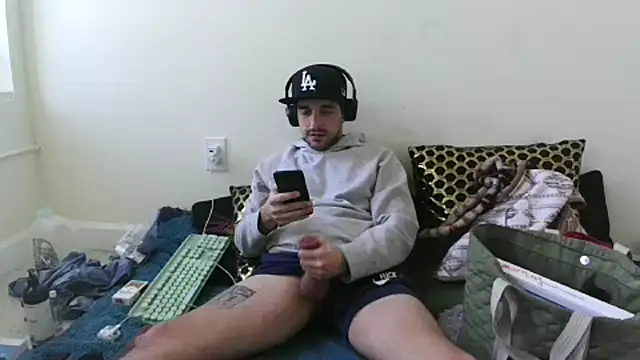 Snapshot of SirCharlesXXX chatting on January 2025 11:35:01 PM SirCharlesXXX online show from January 2025 11:35:01 PM