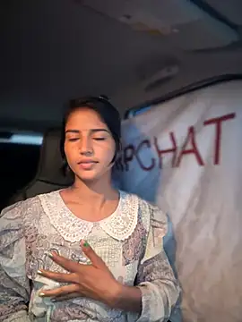 Snapshot of DiyAsingHh chatting on January 2025 01:20:01 AM DiyAsingHh online show from January 2025 01:20:01 AM