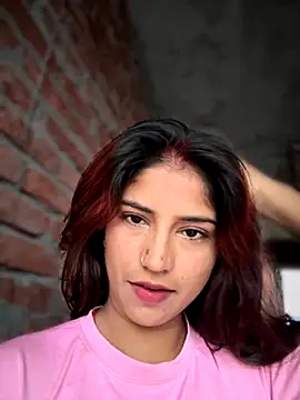 Snapshot of DiyAsingHh chatting on October 2025 12:32:01 AM DiyAsingHh online show from October 2025 12:32:01 AM