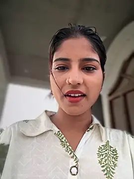 Snapshot of DiyAsingHh chatting on October 2025 12:25:01 AM DiyAsingHh online show from October 2025 12:25:01 AM