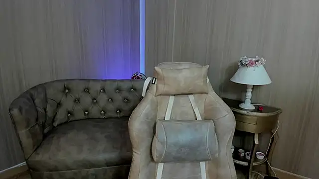 Snapshot of SoffiQueen chatting on February 2025 12:06:02 PM SoffiQueen online show from February 2025 12:06:02 PM