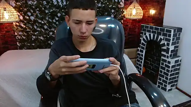 JackSwan18 online show from December 2024 12:49:01 PM