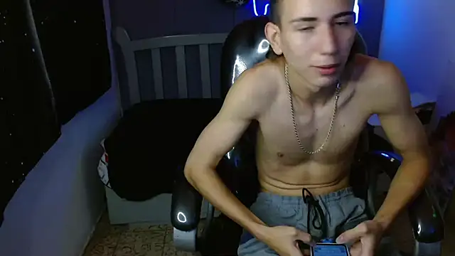 JackSwan18 online show from January 2025 06:35:01 PM