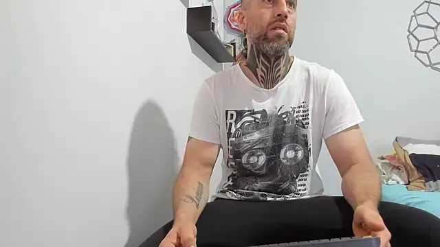 Snapshot of Antoniohot2024 chatting on February 2025 12:05:02 PM Antoniohot2024 online show from February 2025 12:05:02 PM