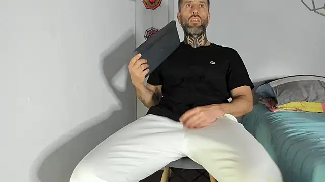 Snapshot of Antoniohot2024 chatting on February 2025 03:16:01 PM Antoniohot2024 online show from February 2025 03:16:01 PM