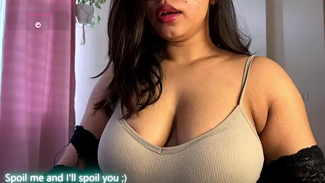 Snapshot of ohh_mona chatting on March 2025 03:43:02 AM ohh mona online show from March 2025 03:43:02 AM