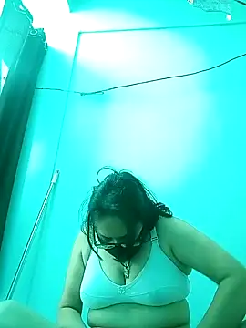 Snapshot of heenage chatting on December 2024 08:00:02 AM heenage online show from December 2024 08:00:02 AM