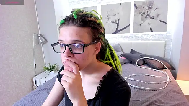 KIKI Krash online show from September 2025 03:11:02 PM