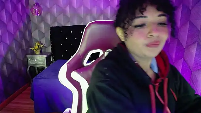 Sofiacowperx online show from February 2025 07:48:02 PM