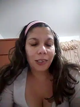 Carliina Soussa online show from November 2025 10:31:02 PM