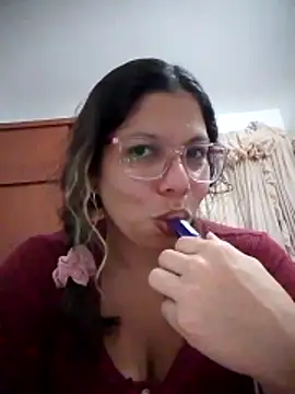 Carliina Soussa online show from December 2025 11:53:01 PM