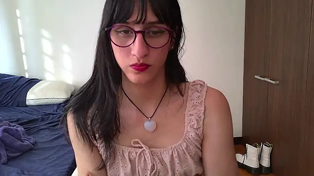 Snapshot of Alice_love29 chatting on January 2025 09:21:01 PM Alice love29 online show from January 2025 09:21:01 PM