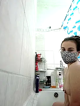 Snapshot of MikaKors chatting on December 2024 04:34:01 PM MikaKors online show from December 2024 04:34:01 PM