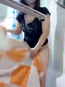 Snapshot of MikaKors chatting on December 2024 12:25:02 PM MikaKors online show from December 2024 12:25:02 PM