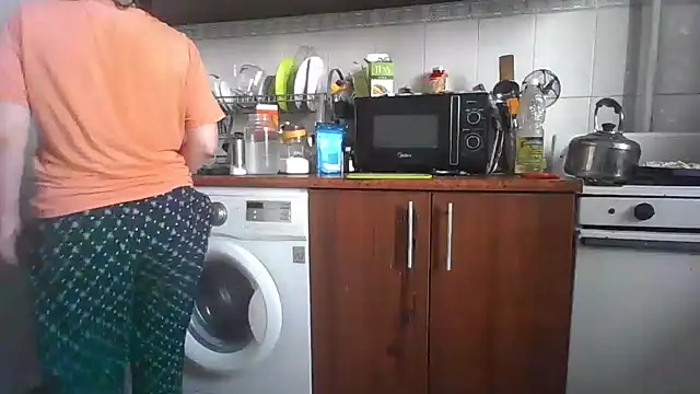 Snapshot of MikaKors chatting on March 2025 09:10:02 AM MikaKors online show from March 2025 09:10:02 AM