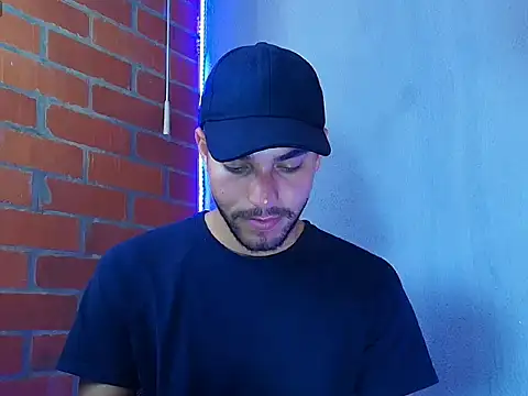 Leandro valenzuela online show from November 2025 06:41:02 PM