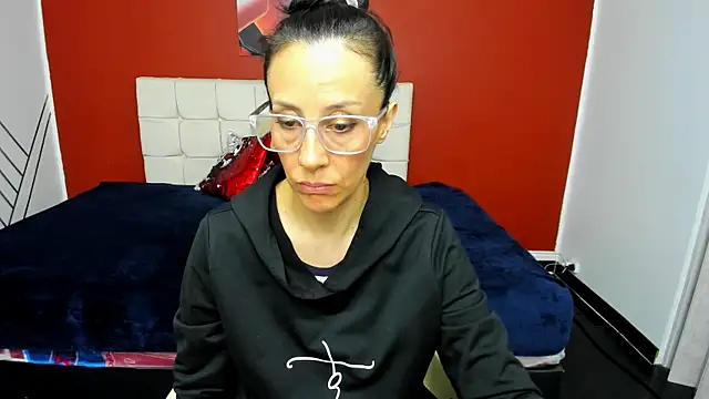 Abrillee1 online show from January 2025 09:04:02 PM