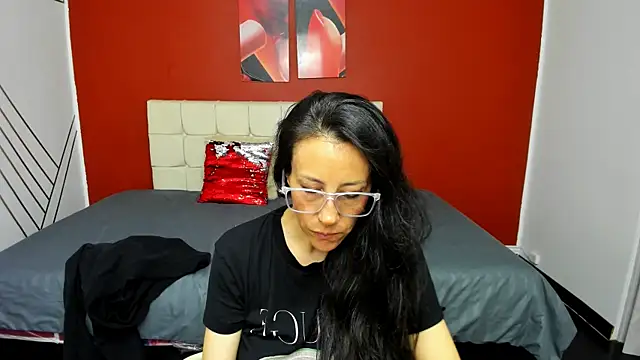 Abrillee1 online show from February 2025 10:40:01 PM