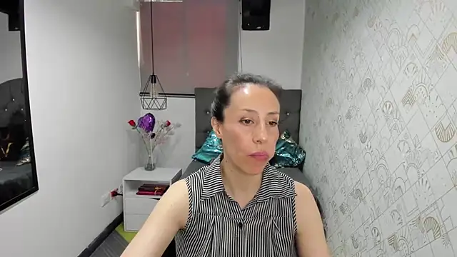 Abrillee1 online show from March 2025 02:58:01 PM