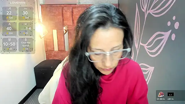 Abrillee1 online show from November 2025 12:04:01 PM