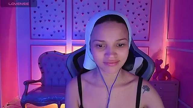 Snapshot of ailen_t chatting on October 2025 02:43:02 AM ailen t online show from October 2025 02:43:02 AM
