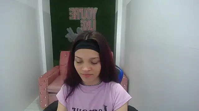 Snapshot of ailen_t chatting on October 2025 09:48:02 PM ailen t online show from October 2025 09:48:02 PM