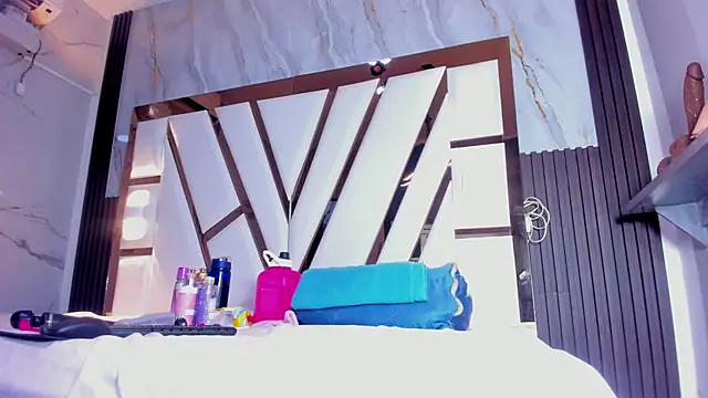 Snapshot of lola_hornei chatting on December 2025 02:25:02 PM lola hornei online show from December 2025 02:25:02 PM