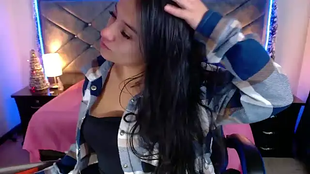 Julietacollins06 online show from December 2025 01:41:02 PM