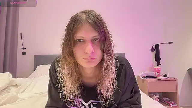 Alice Pinkhead online show from November 2025 08:35:02 AM