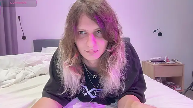 Alice Pinkhead online show from November 2025 10:28:02 AM