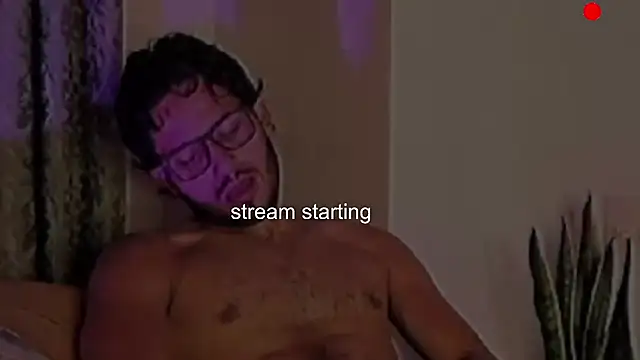 Nicholasrodrii online show from December 2024 11:56:02 PM