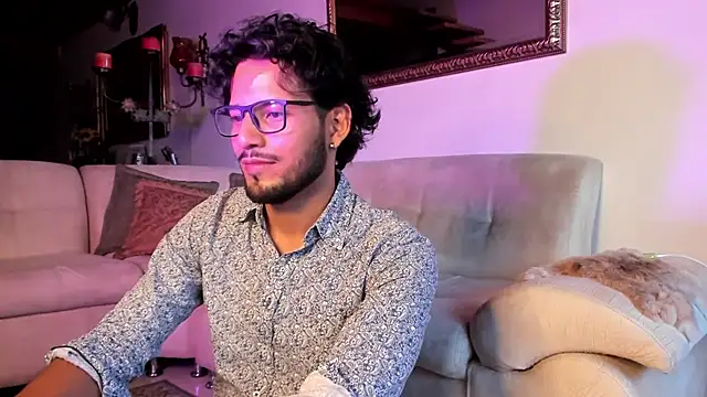 Nicholasrodrii online show from January 2025 10:41:01 PM