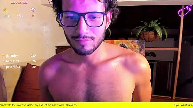 Nicholasrodrii online show from February 2025 11:41:01 PM